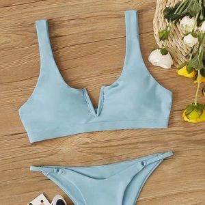 V Wired Top With Cheeky Bikini Set